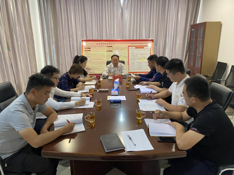 保勢(shì)頭、防風(fēng)險(xiǎn)、穩(wěn)發(fā)展 從更高層次、長(zhǎng)遠(yuǎn)角度去謀劃部署 ---弘義集團(tuán)黨委書(shū)記、董事長(zhǎng)張秀峰一行 到悅弘公司檢查指導(dǎo)工作